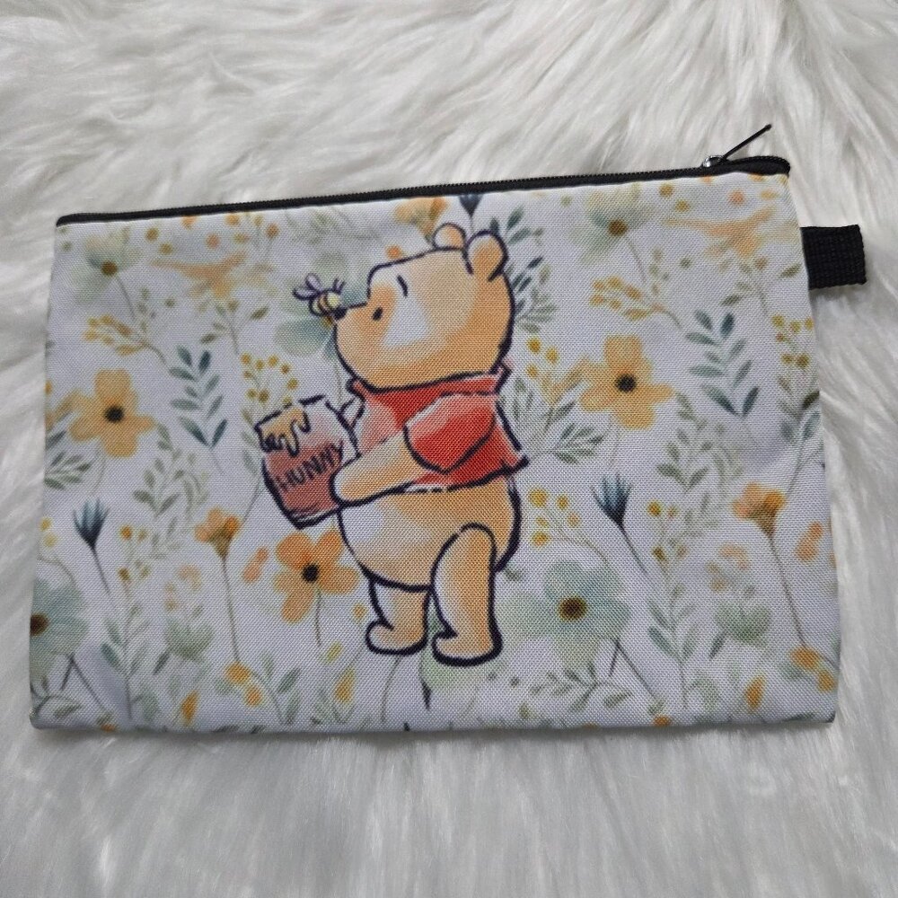 Winnie the Pooh Zipper Pouch - Picture 2 of 4